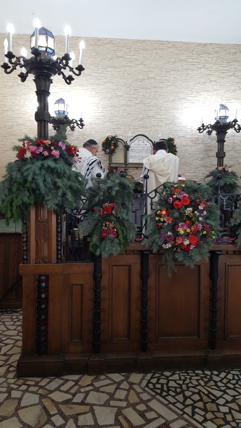 A shalosh regalim in the former community canteen Arad JC